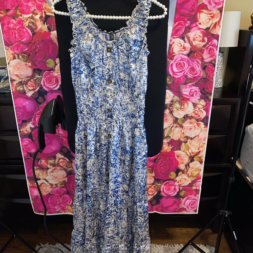 Sleeveless maxi dress